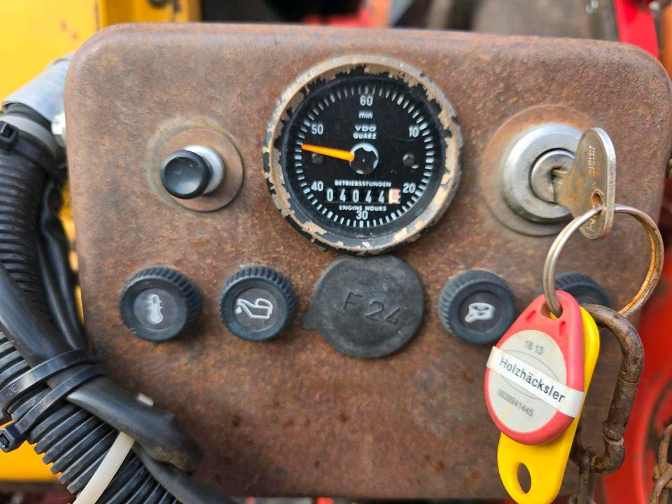 Šķeldotājs Dücker HM 760 Holzhacker Holzhäcksler Holzhackschnitzler Hacker Häcksler Hatz Diesel 4L40C: foto 7 Šķeldotājs Dücker HM 760 Holzhacker Holzhäcksler Holzhackschnitzler Hacker Häcksler Hatz Diesel 4L40C: foto 7