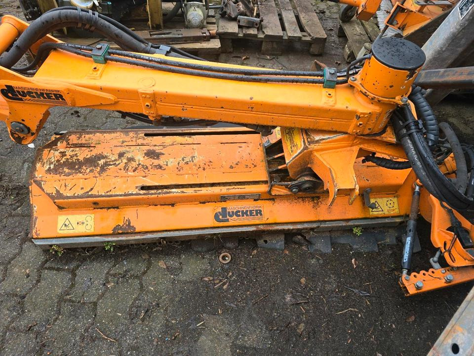 Dücker Randstreifenmäher vom DUA 800 700 Banketmäher Böschungsmäher Auslegemäher für Unimog Mulag Mähausleger - Izlices pļaujmašīna: foto 5 Dücker Randstreifenmäher vom DUA 800 700 Banketmäher Böschungsmäher Auslegemäher für Unimog Mulag Mähausleger - Izlices pļaujmašīna: foto 5