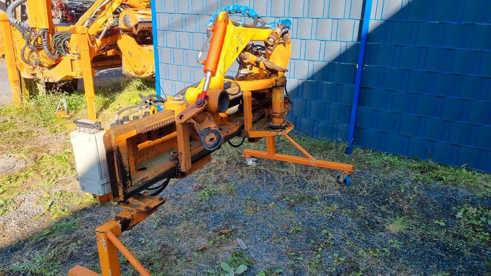 Dücker UNA Mähausleger 100 Böschungsmulcher Böschungsmäher Seitenmulcher Multicar Ladog Bucher Unimog - Izlices pļaujmašīna: foto 3 Dücker UNA Mähausleger 100 Böschungsmulcher Böschungsmäher Seitenmulcher Multicar Ladog Bucher Unimog - Izlices pļaujmašīna: foto 3