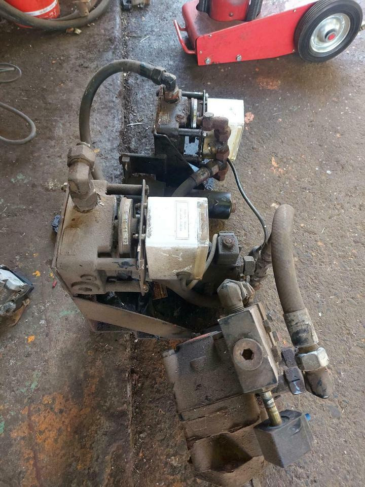 Epoke Salzstreuer Winterdienst Schneckenantrieb Steuerblock - Elektrosistēma - Komunālā/ Specializētā tehnika: foto 3 Epoke Salzstreuer Winterdienst Schneckenantrieb Steuerblock - Elektrosistēma - Komunālā/ Specializētā tehnika: foto 3