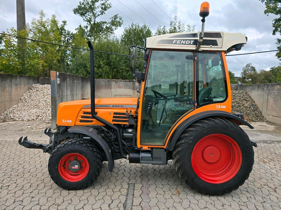 Fendt 206V Schmalspurtraktor Traktor Schlepper Weinbergtraktor 206 208 210 Farmer Favorit Obstbau Weinbau - Traktors: foto 2 Fendt 206V Schmalspurtraktor Traktor Schlepper Weinbergtraktor 206 208 210 Farmer Favorit Obstbau Weinbau - Traktors: foto 2