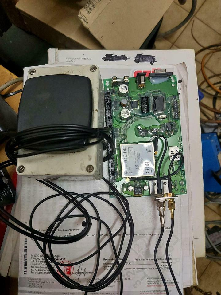 GPS Baustellenintigrationssystem Dora Nissen Absperrtafel Horizon - Navigācijas sistēma - Komunālā/ Specializētā tehnika: foto 1 GPS Baustellenintigrationssystem Dora Nissen Absperrtafel Horizon - Navigācijas sistēma - Komunālā/ Specializētā tehnika: foto 1