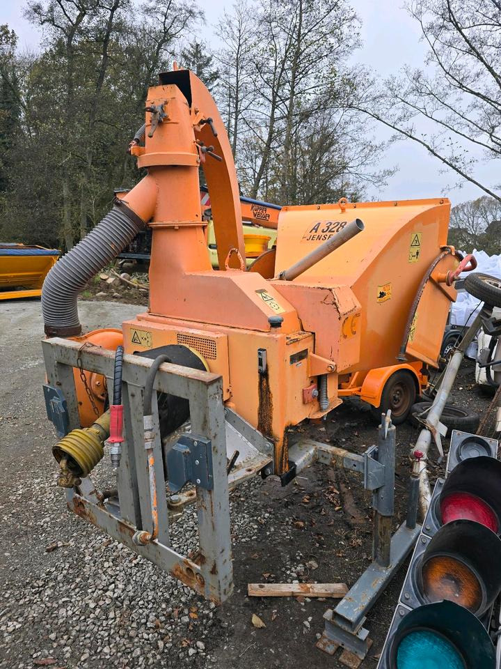Jensen A328 Holhäcksler Holzhacker Holzschreder passend für Unimog 405 U 300 400 500 527 530 523 - Šķeldotājs: foto 2 Jensen A328 Holhäcksler Holzhacker Holzschreder passend für Unimog 405 U 300 400 500 527 530 523 - Šķeldotājs: foto 2