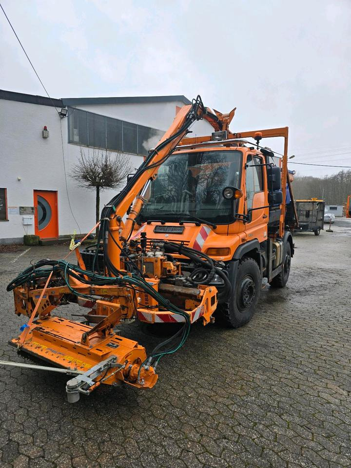 Mercedes-Benz Unimog 405 U400 mit Mulag MKM 700 Schmidt Stratos Salzstreuer 400 500 300 423 430 527 Dücker - Komunālā/ Specializētā tehnika: foto 1 Mercedes-Benz Unimog 405 U400 mit Mulag MKM 700 Schmidt Stratos Salzstreuer 400 500 300 423 430 527 Dücker - Komunālā/ Specializētā tehnika: foto 1