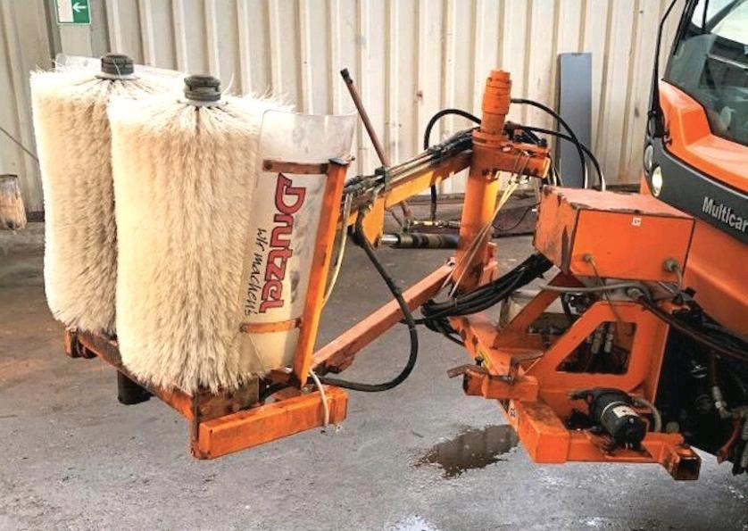 Leitpfostenwaschgerät Drutzel LWG-M-SR Leitpfostenwaschmaschine Schmidt Passend für Multicar Unimog - Birste: foto 1 Leitpfostenwaschgerät Drutzel LWG-M-SR Leitpfostenwaschmaschine Schmidt Passend für Multicar Unimog - Birste: foto 1