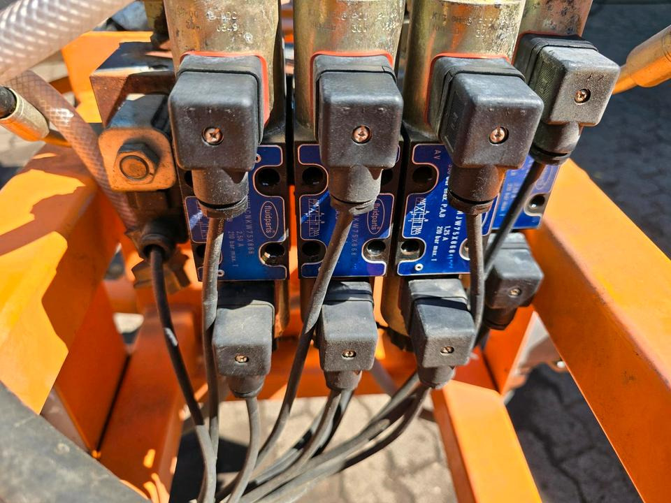 Leitpfostenwaschgerät WV 3-L Wassenberg Schmidt Drutzel für Unimog 405 U290 300 400 500 427 424 318 218 430 Leitpfosten - Birste: foto 4 Leitpfostenwaschgerät WV 3-L Wassenberg Schmidt Drutzel für Unimog 405 U290 300 400 500 427 424 318 218 430 Leitpfosten - Birste: foto 4