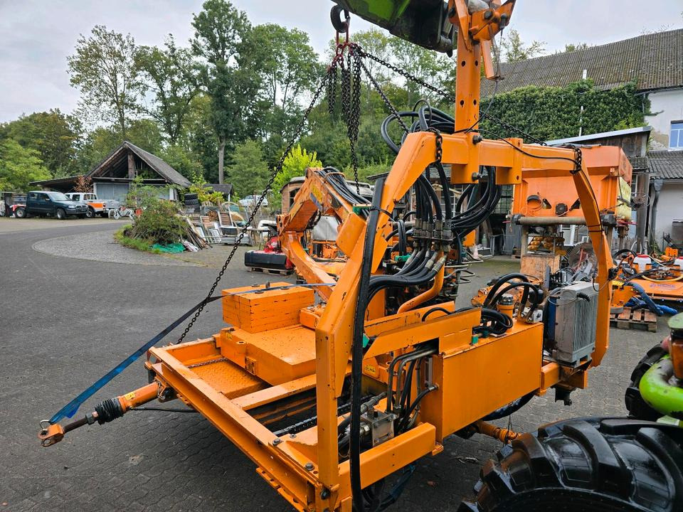 Mulag MHU 800 Mähausleger Böschungsmäher Böschungsmulcher für Unimog 405 U 300 400 500 318 423 427 430 527 535 530 Mercedes-Benz - Izlices pļaujmašīna: foto 1 Mulag MHU 800 Mähausleger Böschungsmäher Böschungsmulcher für Unimog 405 U 300 400 500 318 423 427 430 527 535 530 Mercedes-Benz - Izlices pļaujmašīna: foto 1