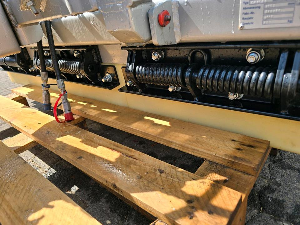 NEUWARE KIF Schneepflug CM 1600 Schneeschieber Schneeschild Winterdienst Räumschild passend für Multicar Kramer Iseki Kubota Kleintraktor - Sniega arkls: foto 4 NEUWARE KIF Schneepflug CM 1600 Schneeschieber Schneeschild Winterdienst Räumschild passend für Multicar Kramer Iseki Kubota Kleintraktor - Sniega arkls: foto 4