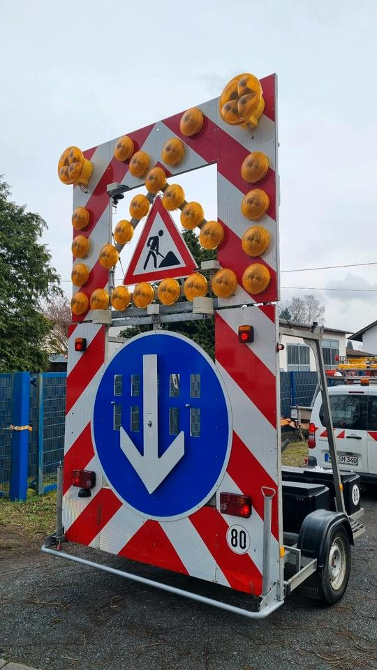 Piekabe Nissen LED Absperrtafel ABIS Dora Fat Fahrbare Verkehrsleittafel Verkehrsleitanhänger Verkehrssicherungsanhänger Leitanhänger Sperrwand: foto 9