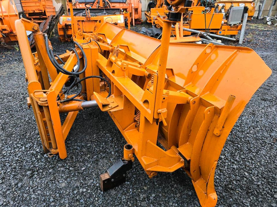 Schmidt MF 2.4 3m. Schneeschieber Schneeschild Winterdienst Räumschild Schneepflug passend für Traktor Unimog 405 UGE UGN Fronthydraulik - Sniega arkls: foto 4 Schmidt MF 2.4 3m. Schneeschieber Schneeschild Winterdienst Räumschild Schneepflug passend für Traktor Unimog 405 UGE UGN Fronthydraulik - Sniega arkls: foto 4