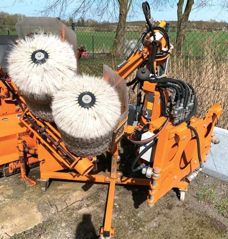 Schmidt RPS-H Leitpfostenwaschgerät für Unimog 405/10 405/12 U400 300 400 500 UGN UGE Mulag Mercedes-Benz 318 218 423 427 429 430 - Birste: foto 3 Schmidt RPS-H Leitpfostenwaschgerät für Unimog 405/10 405/12 U400 300 400 500 UGN UGE Mulag Mercedes-Benz 318 218 423 427 429 430 - Birste: foto 3