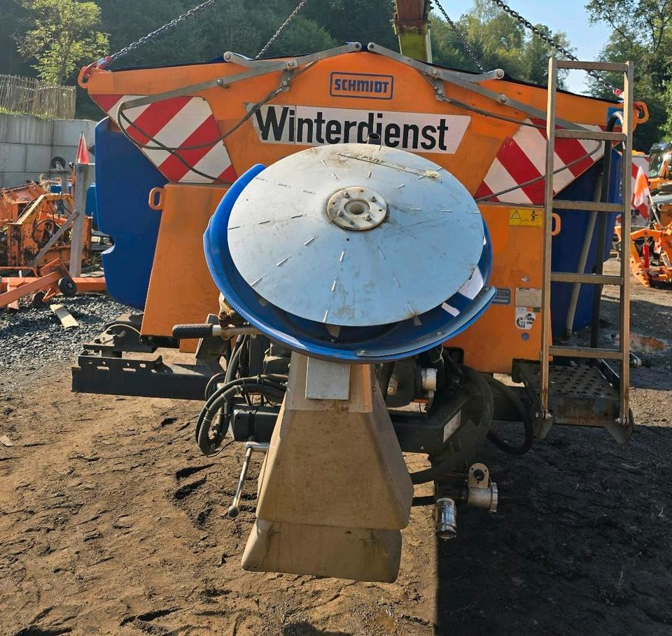 Schmidt Stratos Salzstreuer S44 4,4m3 für Unimog 405 U500 527 530 535 Aufbaustreuautomat Salzsilo Winterdienst Küpper-Weisser Epoke - Sāls un smilts kaisītājs: foto 5 Schmidt Stratos Salzstreuer S44 4,4m3 für Unimog 405 U500 527 530 535 Aufbaustreuautomat Salzsilo Winterdienst Küpper-Weisser Epoke - Sāls un smilts kaisītājs: foto 5
