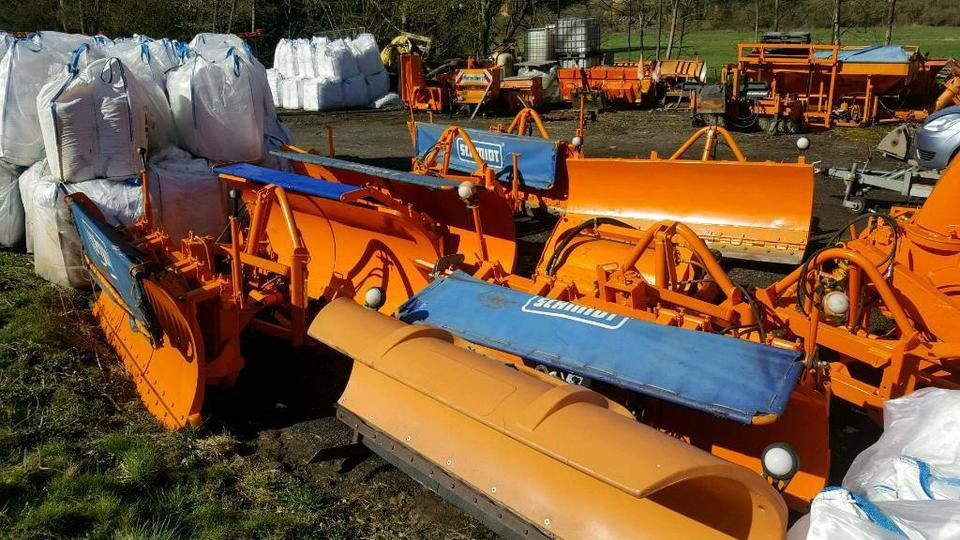 Schneepflug Schmidt Beilhack Winterdienst Schneeschild Unimog - Sniega arkls: foto 2 Schneepflug Schmidt Beilhack Winterdienst Schneeschild Unimog - Sniega arkls: foto 2