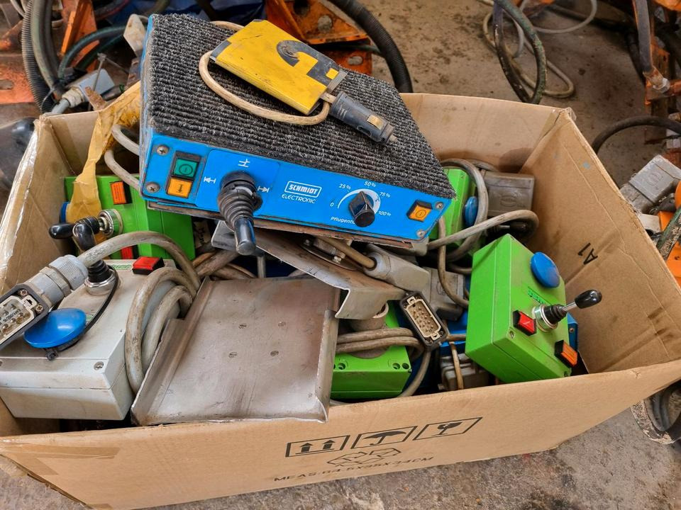 Schneepflughydraulik Schmidt Beilhack Elektrohydraulik Schneepflüge Schneeschild Schneeschieber LKW Unimog Bordcomputer Steuerung - Elektroniskais vadības bloks (ECU) - Komunālā/ Specializētā tehnika: foto 1 Schneepflughydraulik Schmidt Beilhack Elektrohydraulik Schneepflüge Schneeschild Schneeschieber LKW Unimog Bordcomputer Steuerung - Elektroniskais vadības bloks (ECU) - Komunālā/ Specializētā tehnika: foto 1