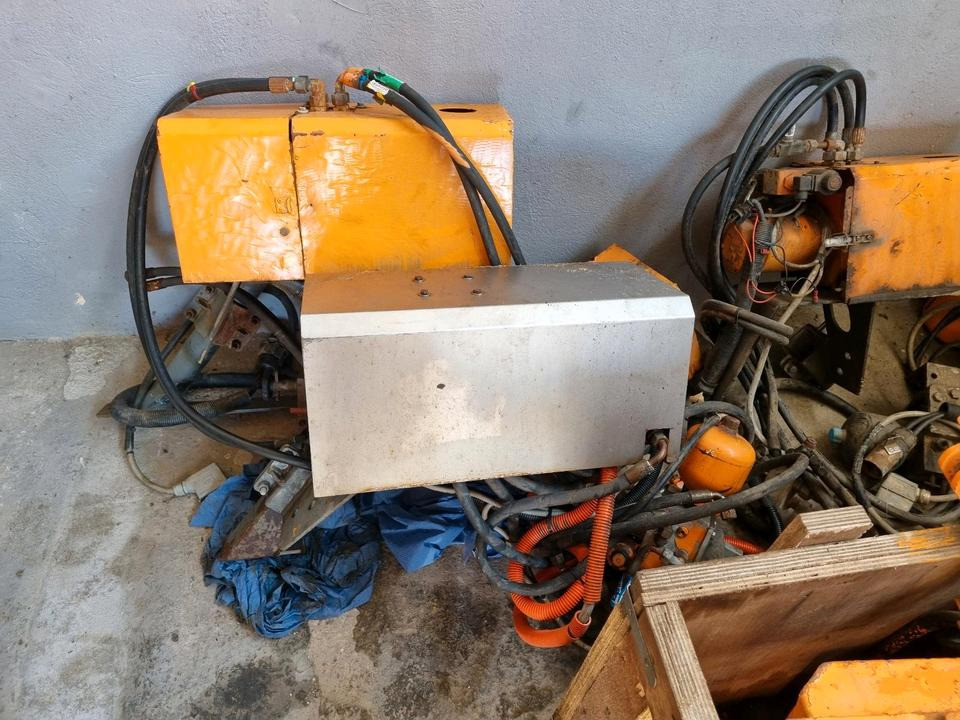 Schneepflughydraulik Schmidt Beilhack Elektrohydraulik Schneepflüge Schneeschild Schneeschieber LKW Unimog Bordcomputer Steuerung - Elektroniskais vadības bloks (ECU) - Komunālā/ Specializētā tehnika: foto 3 Schneepflughydraulik Schmidt Beilhack Elektrohydraulik Schneepflüge Schneeschild Schneeschieber LKW Unimog Bordcomputer Steuerung - Elektroniskais vadības bloks (ECU) - Komunālā/ Specializētā tehnika: foto 3