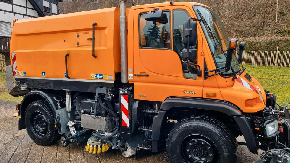Unimog 9400km U400 405 Kehrmaschine SK 370 Schmidt Mercedes Benz Variopilot Kehraufbau Hydrostat 2011 Bluetec 5 - Ielu tīrīšanas mašīna: foto 5 Unimog 9400km U400 405 Kehrmaschine SK 370 Schmidt Mercedes Benz Variopilot Kehraufbau Hydrostat 2011 Bluetec 5 - Ielu tīrīšanas mašīna: foto 5
