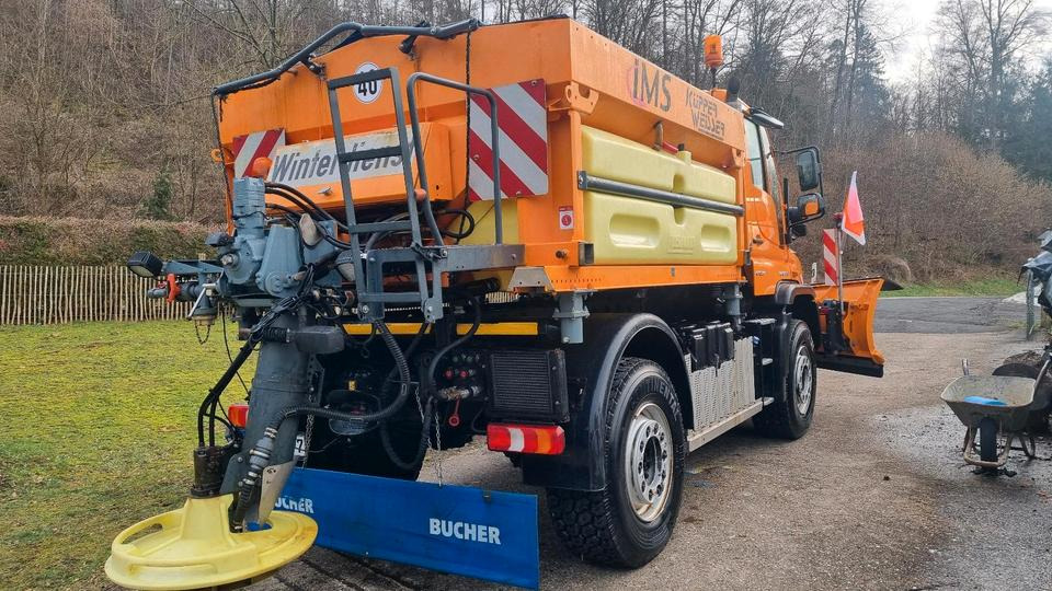 Zu vermieten Unimog 405 U527 Winterdienst Schmidt Salzstreuer 423 429 430 Mercedes Benz 318 527 Vermietung - Sniega novākšanas tehnika: foto 4 Zu vermieten Unimog 405 U527 Winterdienst Schmidt Salzstreuer 423 429 430 Mercedes Benz 318 527 Vermietung - Sniega novākšanas tehnika: foto 4