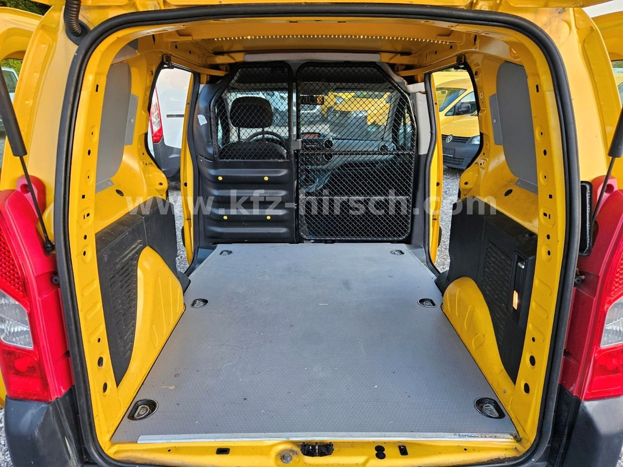 Citroën Berlingo 75 Hdi EURO5 , 2xSchiebetüre, 1.Hand, - Mazs furgons: foto 5 Citroën Berlingo 75 Hdi EURO5 , 2xSchiebetüre, 1.Hand, - Mazs furgons: foto 5