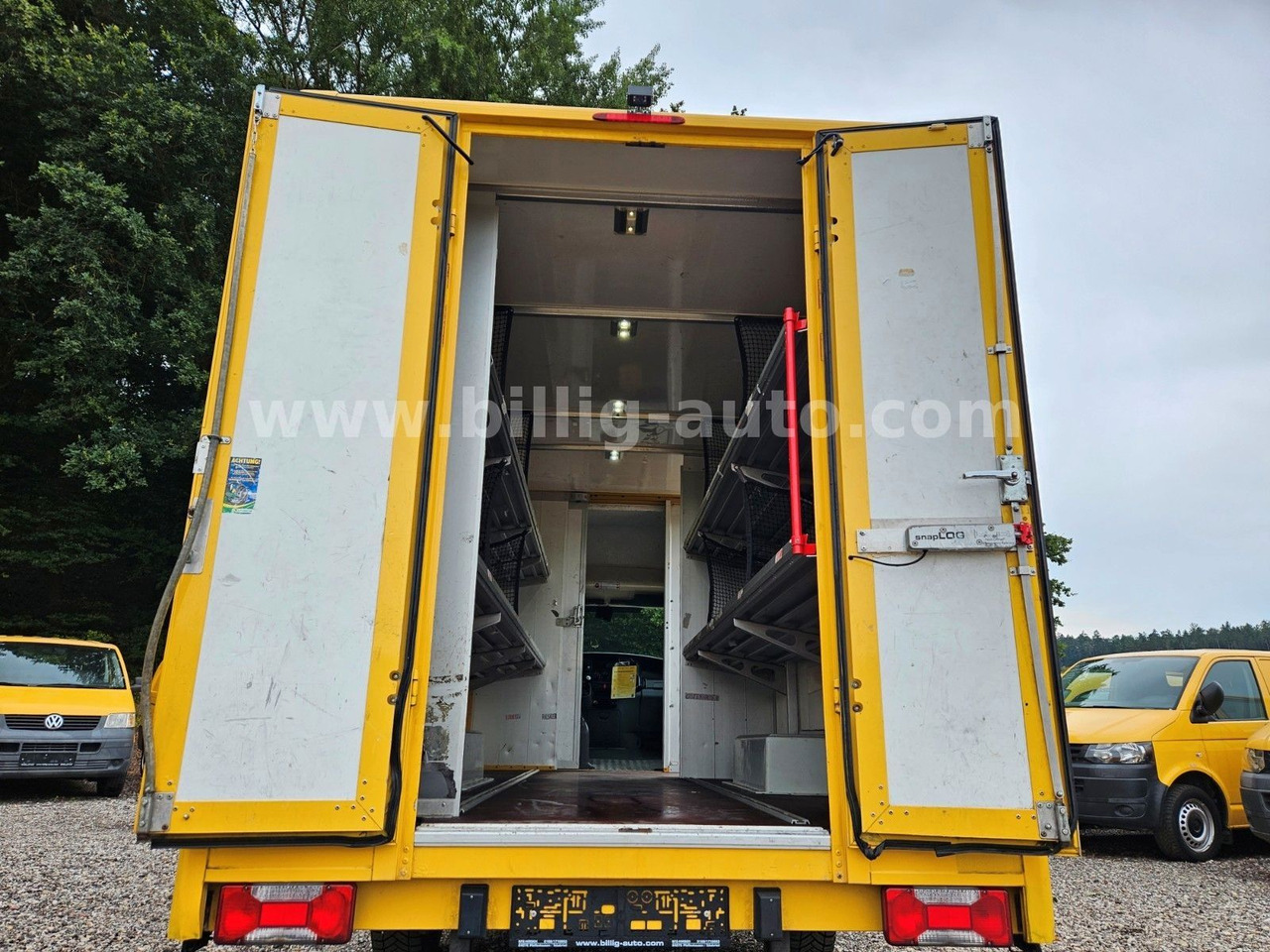 Iveco Daily 1.Hand*EU4* Regale Integralkoffer DHL POST - Tirdzniecības kravas automašīna: foto 5 Iveco Daily 1.Hand*EU4* Regale Integralkoffer DHL POST - Tirdzniecības kravas automašīna: foto 5