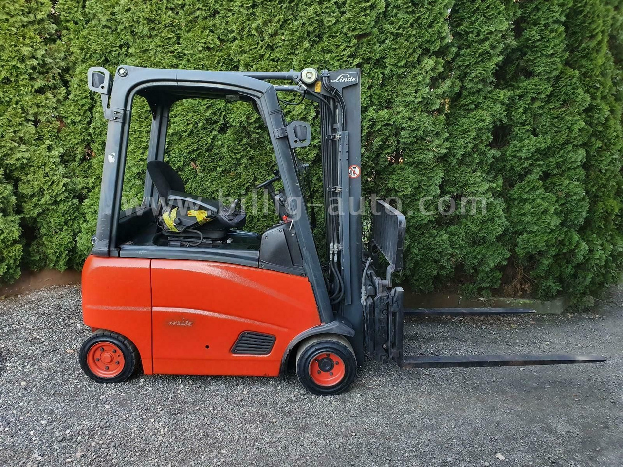 Linde E18 PH 4-Rad Seitenschieber*Zinkenverstellung* - Elektroiekrāvējs: foto 3 Linde E18 PH 4-Rad Seitenschieber*Zinkenverstellung* - Elektroiekrāvējs: foto 3