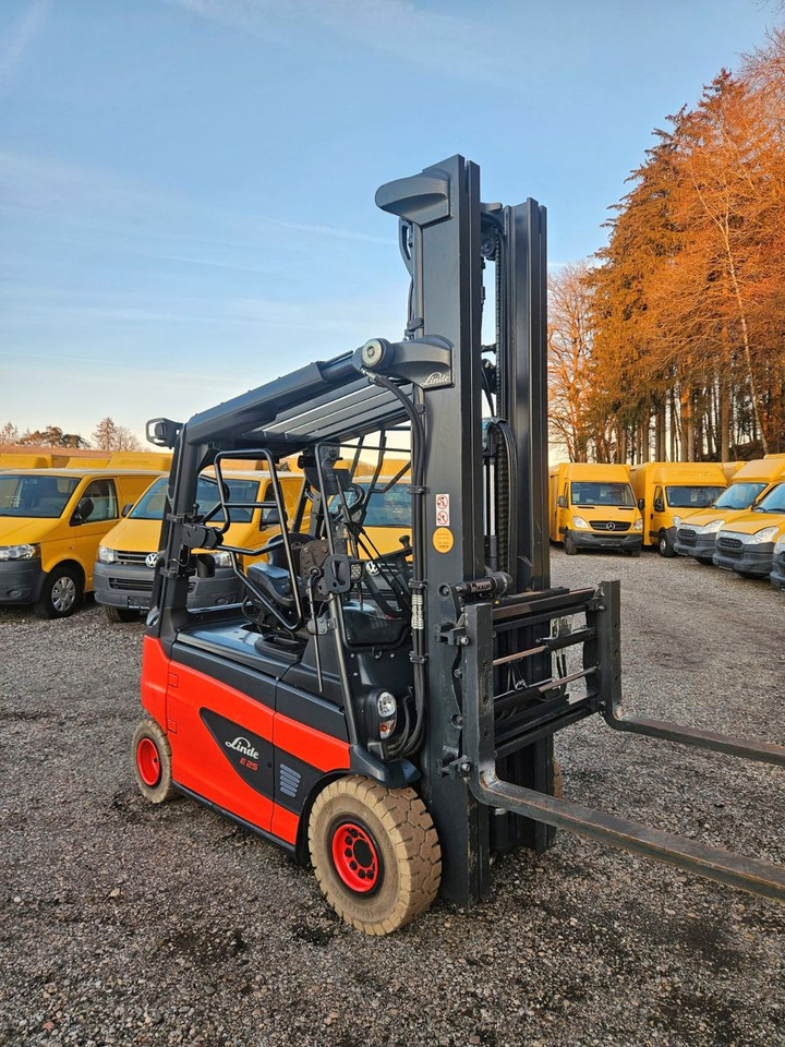 Linde E25 R Roadster , 6.880mm Hubhöhe, StVZO hydr. Zi - Elektroiekrāvējs: foto 2 Linde E25 R Roadster , 6.880mm Hubhöhe, StVZO hydr. Zi - Elektroiekrāvējs: foto 2