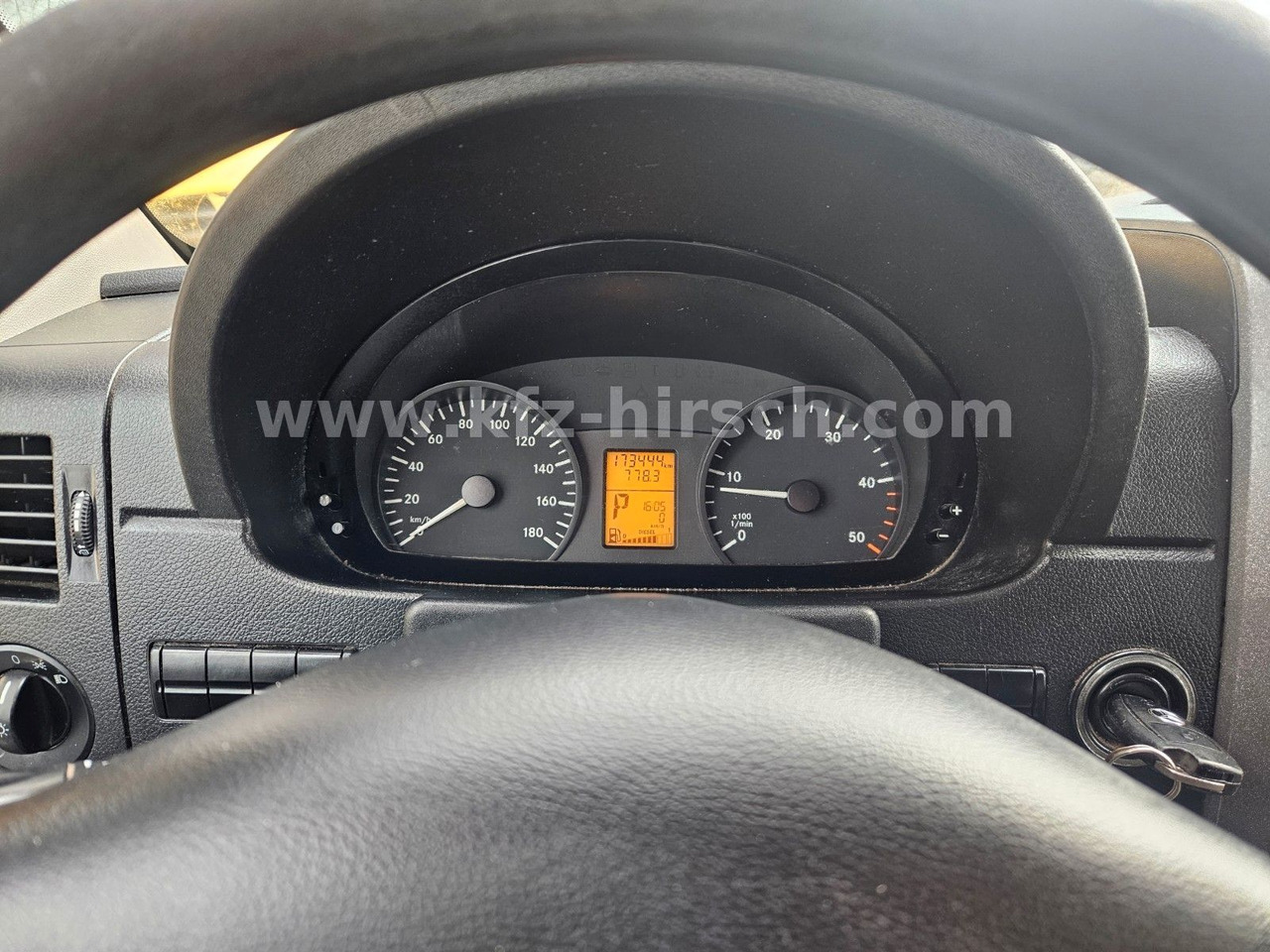 Pasažieru furgons Mercedes-Benz Sprinter Koffer Integralkoffer Transporter Maxi: foto 6 Pasažieru furgons Mercedes-Benz Sprinter Koffer Integralkoffer Transporter Maxi: foto 6