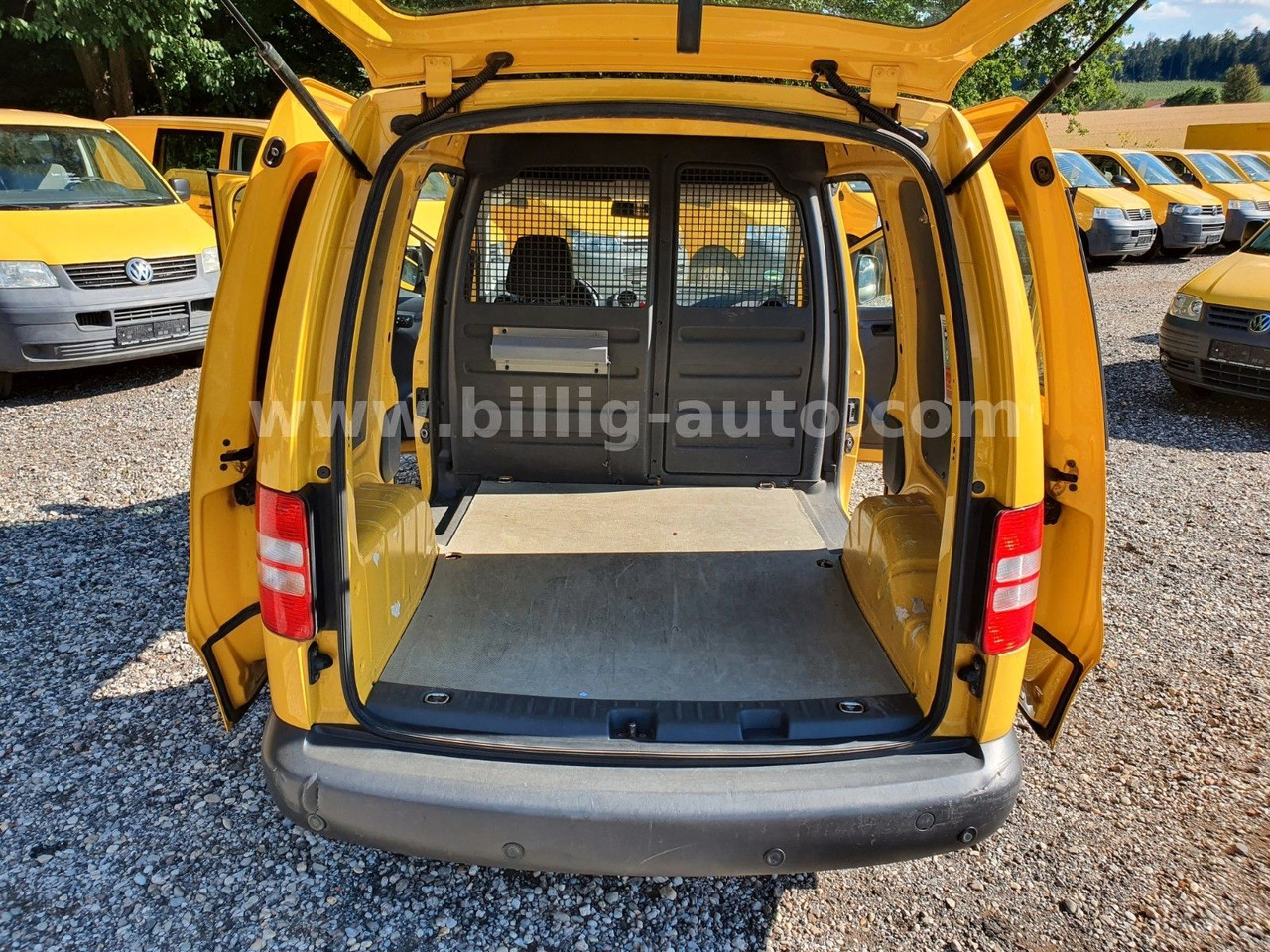 Volkswagen Caddy 2.0 TDI* EURO5*1.Hand*S-heft*2xSchiebetüre - Pasažieru furgons: foto 5 Volkswagen Caddy 2.0 TDI* EURO5*1.Hand*S-heft*2xSchiebetüre - Pasažieru furgons: foto 5