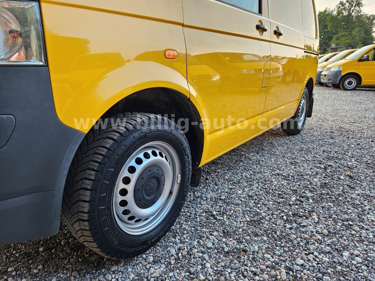 Volkswagen T5 1.9 TDI 2xSchiebetüre Scheckheft Bulli Kasten - Pasažieru furgons: foto 5 Volkswagen T5 1.9 TDI 2xSchiebetüre Scheckheft Bulli Kasten - Pasažieru furgons: foto 5