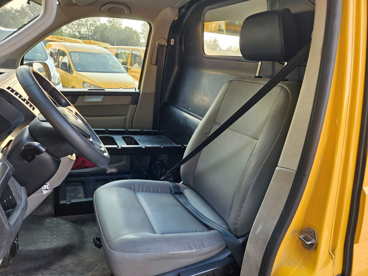 Pasažieru furgons Volkswagen T6 Transporter 2.0TDI 2xSchiebetüre Werkstattgf.: foto 7