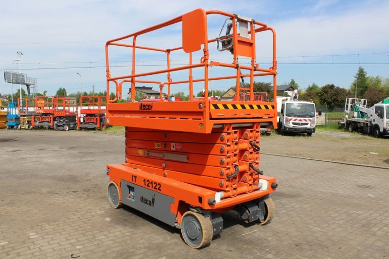 Imer podnośnik nożycowy elektryczny 14 m Imer/Iteco IT12122 - Šķērveida pacēlājs: foto 3 Imer podnośnik nożycowy elektryczny 14 m Imer/Iteco IT12122 - Šķērveida pacēlājs: foto 3