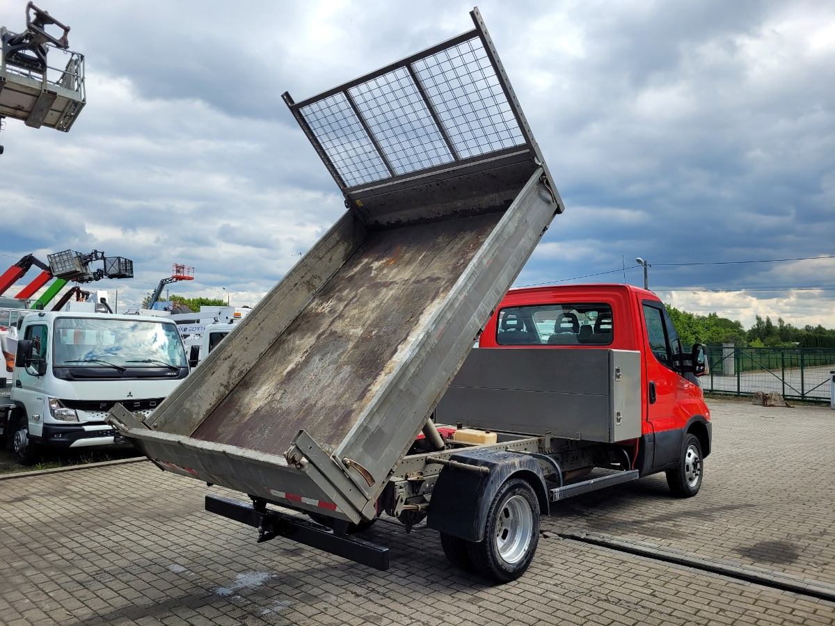 Iveco Iveco Daily 35C13 wywrotka - Komercauto pašizgāzējs: foto 3 Iveco Iveco Daily 35C13 wywrotka - Komercauto pašizgāzējs: foto 3