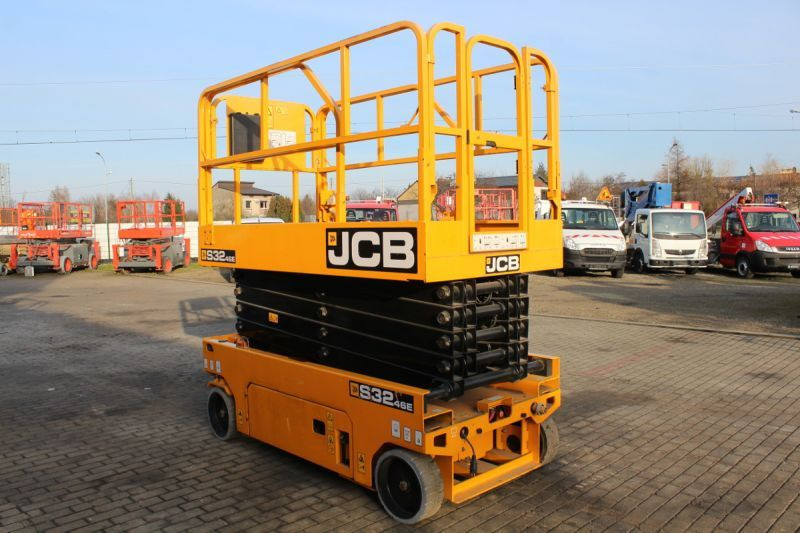 JCB podnośnik nożycowy elektryczny 12 m JCB S3246E electric scissor lift - Šķērveida pacēlājs: foto 3 JCB podnośnik nożycowy elektryczny 12 m JCB S3246E electric scissor lift - Šķērveida pacēlājs: foto 3