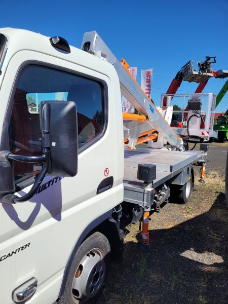 MITSUBISHI Canter Fuso 3C13 podnośnik koszowy 20 m Multitel MXE200 boom lift bucket truck - Autopacēlājs: foto 3 MITSUBISHI Canter Fuso 3C13 podnośnik koszowy 20 m Multitel MXE200 boom lift bucket truck - Autopacēlājs: foto 3