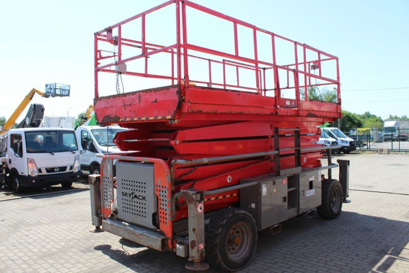 Podnośnik nożycowy 4x4 spalinowy 17 m Skyjack SJ9250 - Šķērveida pacēlājs: foto 3 Podnośnik nożycowy 4x4 spalinowy 17 m Skyjack SJ9250 - Šķērveida pacēlājs: foto 3