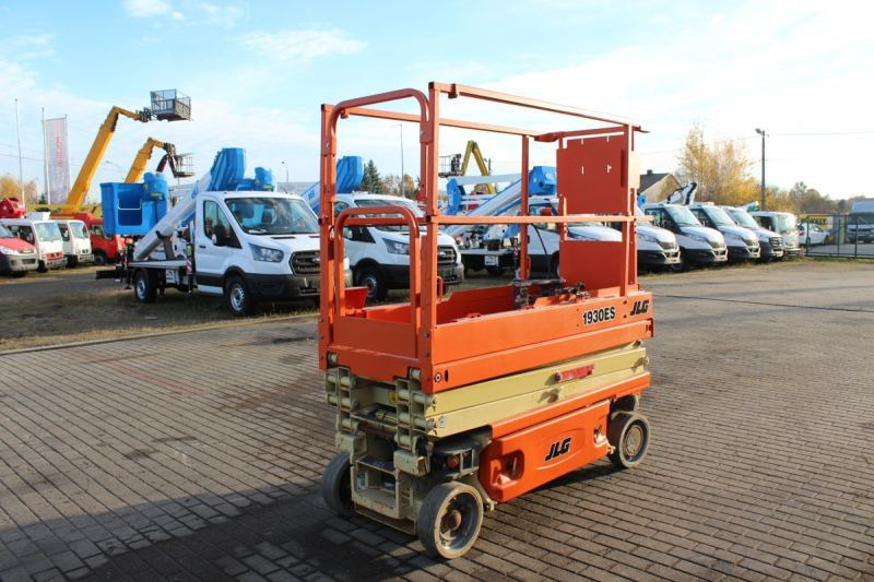 Podnośnik nożycowy elektryczny 8 m JLG 1930 ES - Šķērveida pacēlājs: foto 3 Podnośnik nożycowy elektryczny 8 m JLG 1930 ES - Šķērveida pacēlājs: foto 3