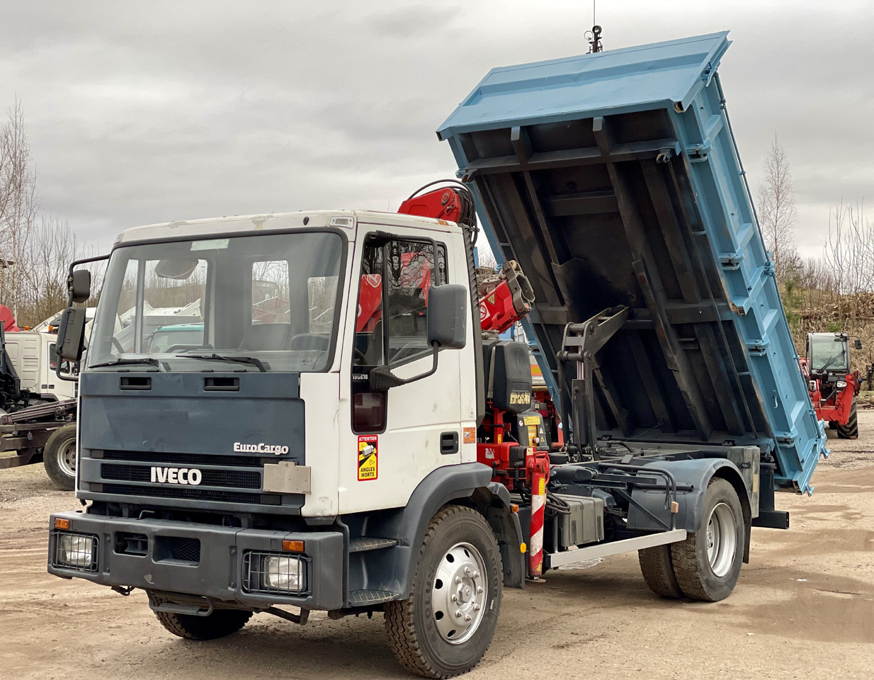 IVECO EUROCARGO - Kravas auto ar manipulatoru: foto 1 IVECO EUROCARGO - Kravas auto ar manipulatoru: foto 1