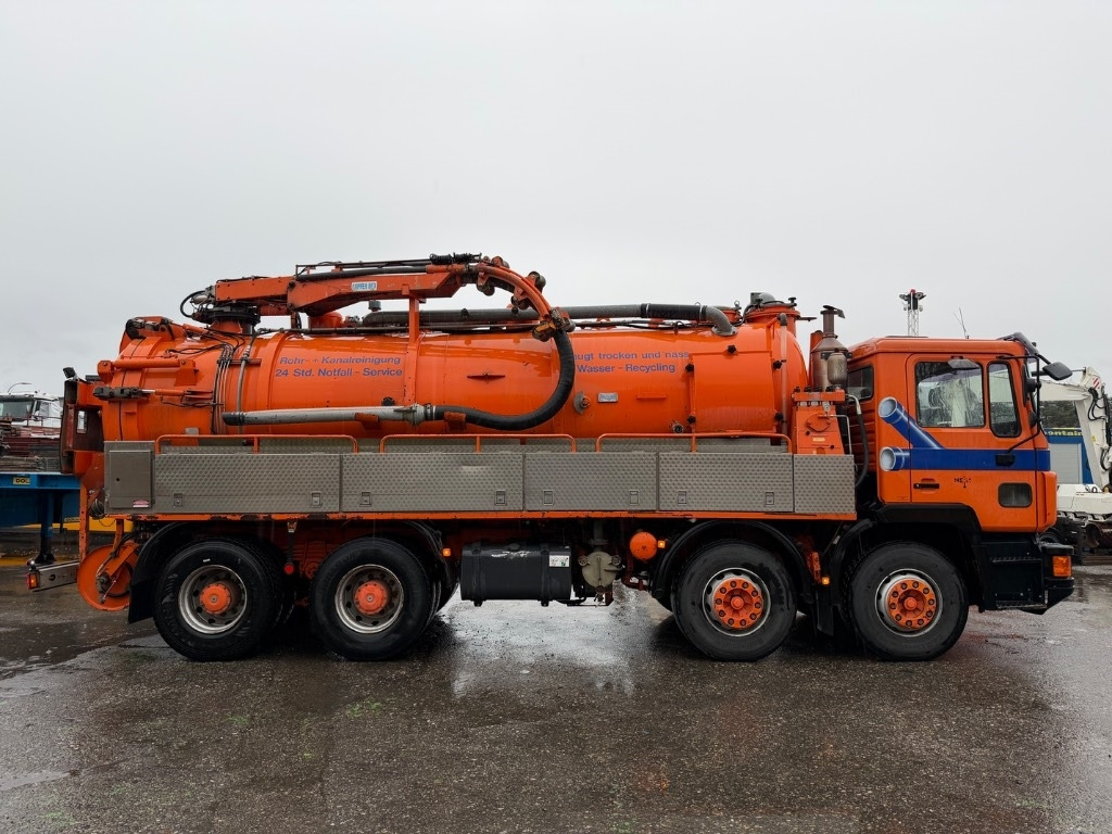 MAN 32.402 VF 8x4 - Asenizācijas mašīna: foto 3 MAN 32.402 VF 8x4 - Asenizācijas mašīna: foto 3