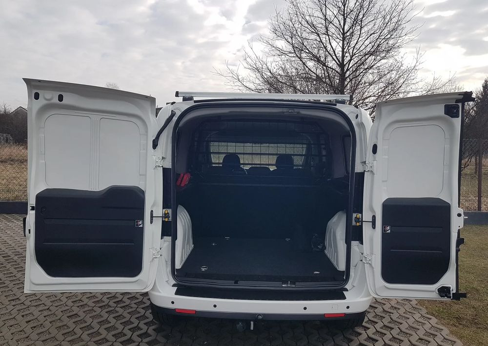 Fiat Doblo 1.6 Multijet 16V Easy - Vieglā automašīna: foto 5 Fiat Doblo 1.6 Multijet 16V Easy - Vieglā automašīna: foto 5