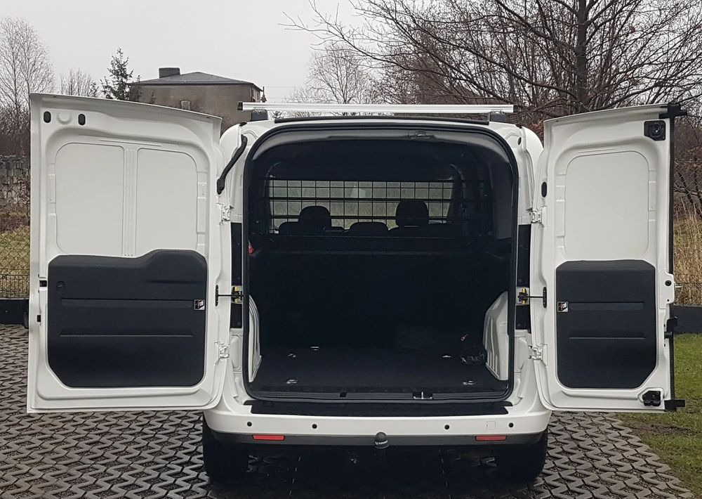 Fiat Doblo 1.6 Multijet 16V Easy - Vieglā automašīna: foto 5 Fiat Doblo 1.6 Multijet 16V Easy - Vieglā automašīna: foto 5