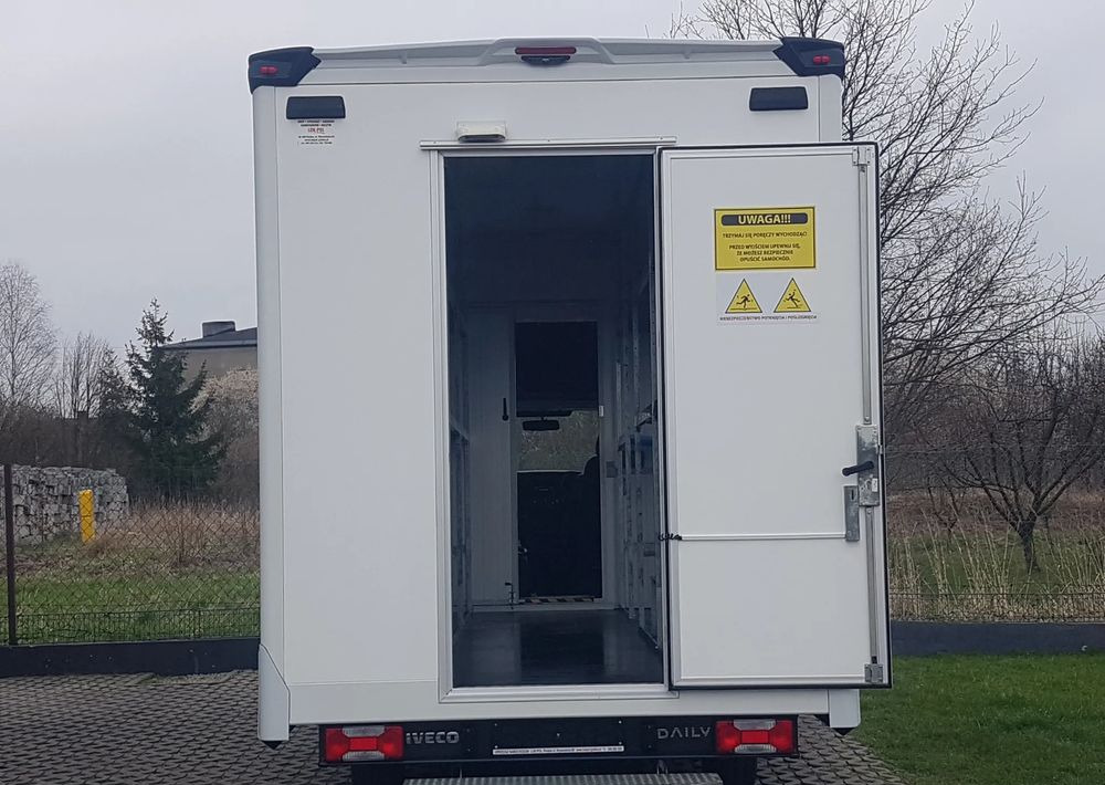 Iveco DAILY KONTENER NISKOPODŁOGOWY 4,43x2,23x2,42 SKLEP BAR FOODTRUCK KAMPER KLIMA - Furgons ar slēgtā virsbūve: foto 5 Iveco DAILY KONTENER NISKOPODŁOGOWY 4,43x2,23x2,42 SKLEP BAR FOODTRUCK KAMPER KLIMA - Furgons ar slēgtā virsbūve: foto 5