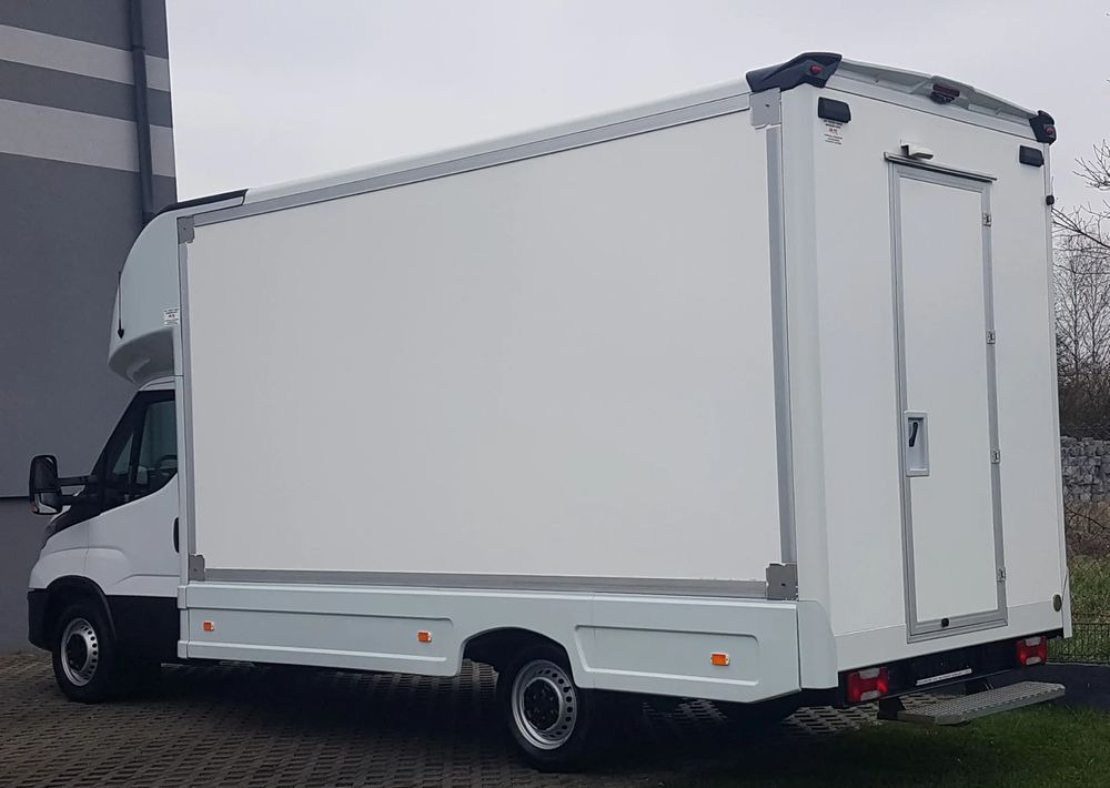 Iveco DAILY KONTENER NISKOPODŁOGOWY 4,43x2,23x2,42 SKLEP BAR FOODTRUCK KAMPER KLIMA - Furgons ar slēgtā virsbūve: foto 3 Iveco DAILY KONTENER NISKOPODŁOGOWY 4,43x2,23x2,42 SKLEP BAR FOODTRUCK KAMPER KLIMA - Furgons ar slēgtā virsbūve: foto 3