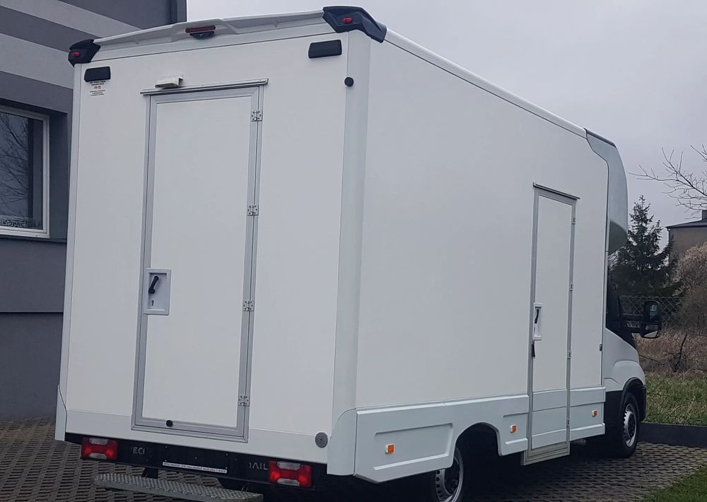 Iveco DAILY KONTENER NISKOPODŁOGOWY 4,43x2,23x2,42 SKLEP BAR FOODTRUCK KAMPER KLIMA - Furgons ar slēgtā virsbūve: foto 4 Iveco DAILY KONTENER NISKOPODŁOGOWY 4,43x2,23x2,42 SKLEP BAR FOODTRUCK KAMPER KLIMA - Furgons ar slēgtā virsbūve: foto 4