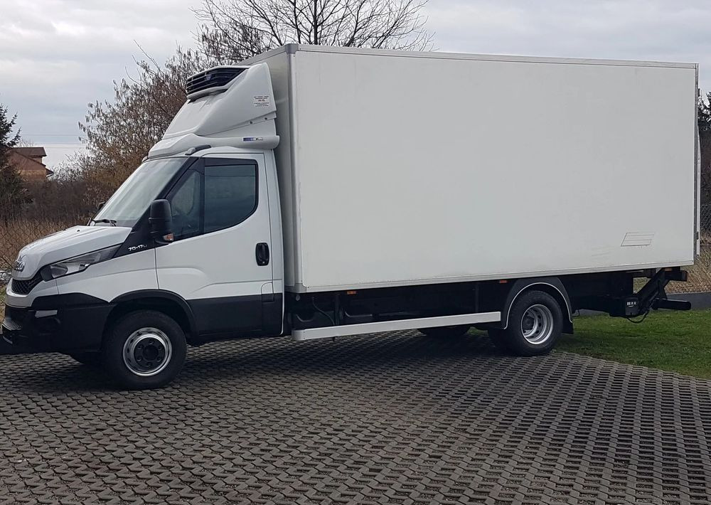 Iveco Daily 70-170 WINDA CHŁODNIA 10EP AGREGAT IZOTERMA - Kravas automašīna refrižerators: foto 2 Iveco Daily 70-170 WINDA CHŁODNIA 10EP AGREGAT IZOTERMA - Kravas automašīna refrižerators: foto 2