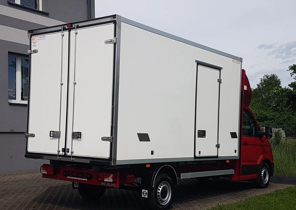 MAN TGE 3.180 8 EP CHŁODNIA AGREGAT 4,20x2,10x2,20 IZOTERMA FUNKCJA GRZANIA KLIMA DMC 3500 KG - Komercauto refrižerators: foto 4 MAN TGE 3.180 8 EP CHŁODNIA AGREGAT 4,20x2,10x2,20 IZOTERMA FUNKCJA GRZANIA KLIMA DMC 3500 KG - Komercauto refrižerators: foto 4