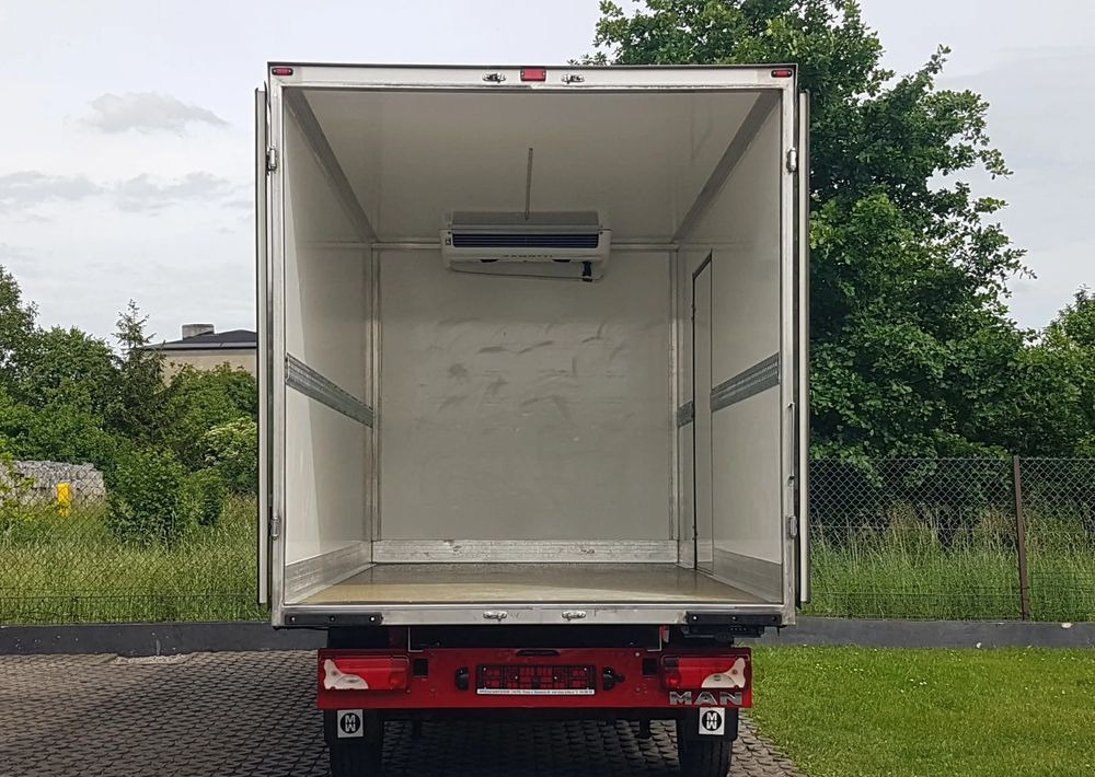 MAN TGE 3.180 8 EP CHŁODNIA AGREGAT 4,20x2,10x2,20 IZOTERMA FUNKCJA GRZANIA KLIMA DMC 3500 KG - Komercauto refrižerators: foto 5 MAN TGE 3.180 8 EP CHŁODNIA AGREGAT 4,20x2,10x2,20 IZOTERMA FUNKCJA GRZANIA KLIMA DMC 3500 KG - Komercauto refrižerators: foto 5