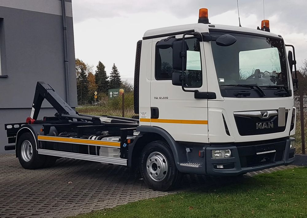 MAN TGL 12.220 HAKOWIEC 4x2 KLIMA HAKOWIEC DO KONTENERÓW - Pacēlājs ar āķi: foto 5 MAN TGL 12.220 HAKOWIEC 4x2 KLIMA HAKOWIEC DO KONTENERÓW - Pacēlājs ar āķi: foto 5
