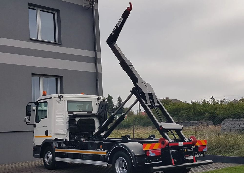 MAN TGL 12.220 HAKOWIEC 4x2 KLIMA - Pacēlājs ar āķi: foto 3 MAN TGL 12.220 HAKOWIEC 4x2 KLIMA - Pacēlājs ar āķi: foto 3