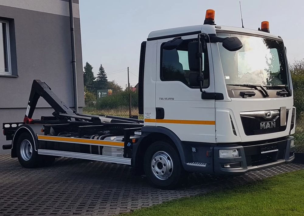 MAN TGL 12.220 HAKOWIEC 4x2 KLIMA - Pacēlājs ar āķi: foto 5 MAN TGL 12.220 HAKOWIEC 4x2 KLIMA - Pacēlājs ar āķi: foto 5