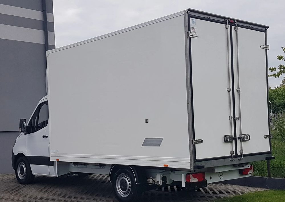 Mercedes-Benz Sprinter KONTENER 8EP 4,12x2,15x2,30 KLIMA 314 CDI MANUAL KRAJOWY AC - Furgons ar slēgtā virsbūve: foto 3 Mercedes-Benz Sprinter KONTENER 8EP 4,12x2,15x2,30 KLIMA 314 CDI MANUAL KRAJOWY AC - Furgons ar slēgtā virsbūve: foto 3