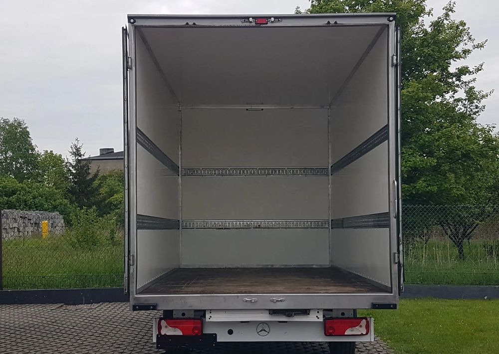 Mercedes-Benz Sprinter KONTENER 8EP 4,12x2,15x2,30 KLIMA 314 CDI MANUAL KRAJOWY AC - Furgons ar slēgtā virsbūve: foto 5 Mercedes-Benz Sprinter KONTENER 8EP 4,12x2,15x2,30 KLIMA 314 CDI MANUAL KRAJOWY AC - Furgons ar slēgtā virsbūve: foto 5